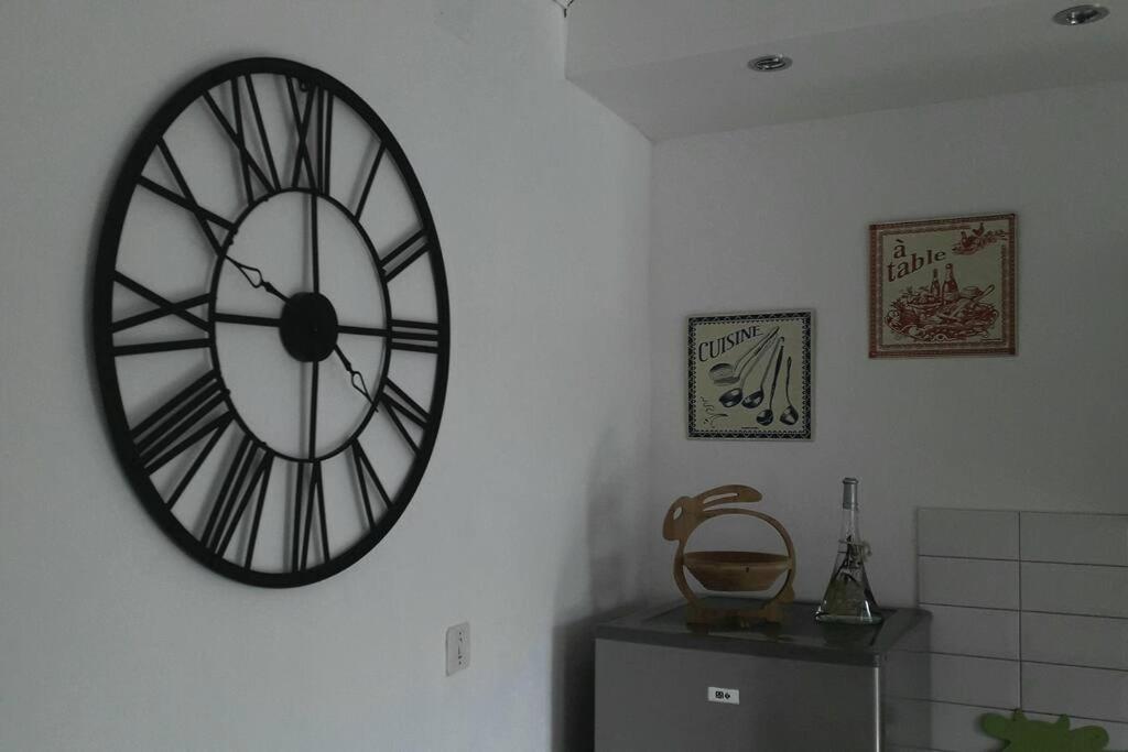 Bel Appartement Au Coeur De La Cite Medievale Sommieres Luaran gambar